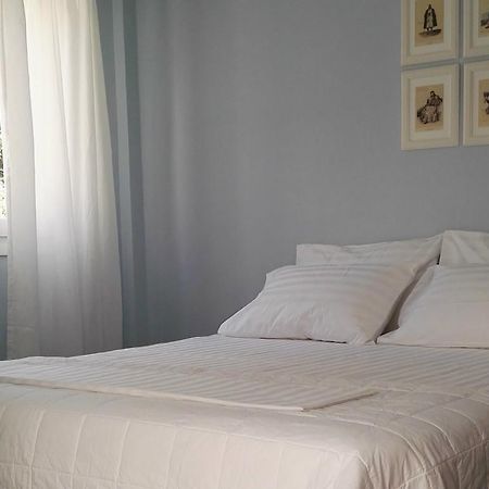 Paris Spacious Beach Apartment Лутракі Екстер'єр фото
